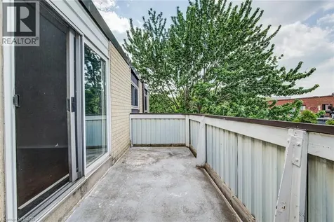 75 Hazelglen Drive Kitchener ON N2M 2E2
