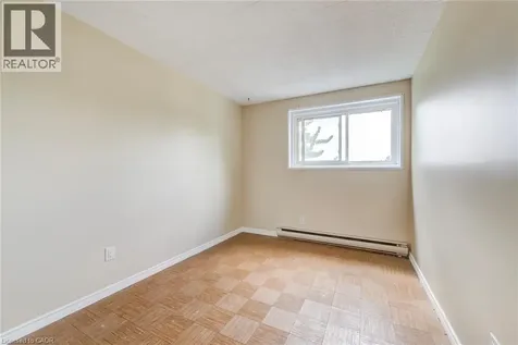 75 Hazelglen Drive Kitchener ON N2M 2E2