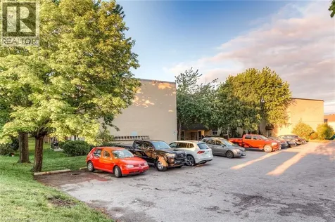 75 Hazelglen Drive Kitchener ON N2M 2E2