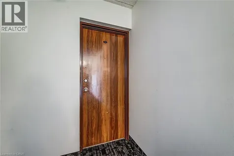 75 Hazelglen Drive Kitchener ON N2M 2E2