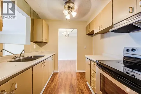 75 Hazelglen Drive Kitchener ON N2M 2E2