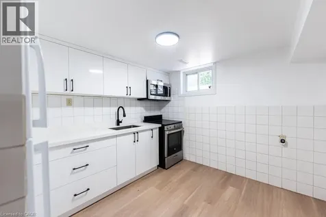 65 Garden Crescent Hamilton ON L8V 4I3