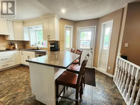 136 Margaret Place Brockville ON K6V 6Y6