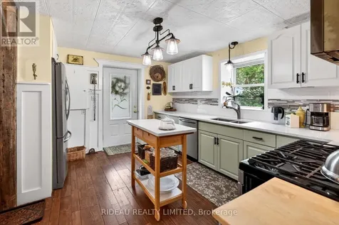 18 Bedford Street Westport ON K0G 1X0