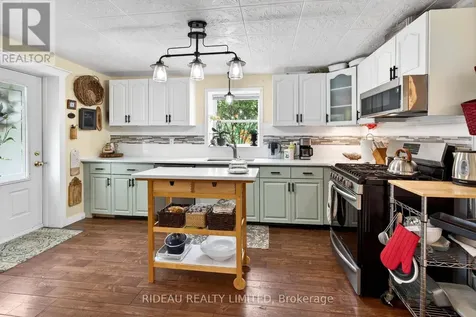 18 Bedford Street Westport ON K0G 1X0