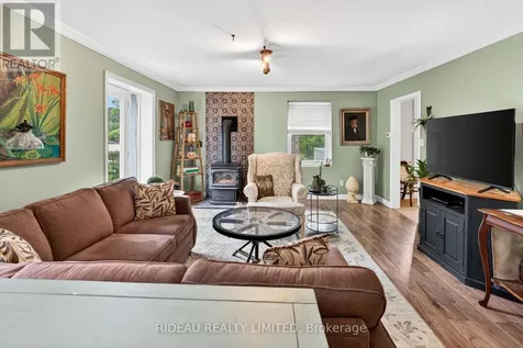18 Bedford Street Westport ON K0G 1X0