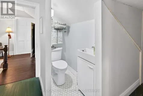 18 Bedford Street Westport ON K0G 1X0