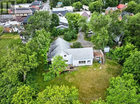 18 Bedford Street Westport ON K0G 1X0