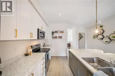 223 Skinner Road Hamilton ON L8B 1X2