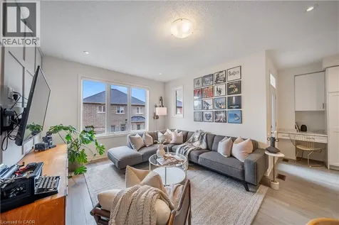 223 Skinner Road Hamilton ON L8B 1X2