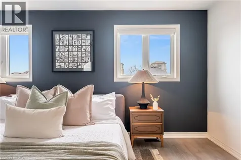 223 Skinner Road Hamilton ON L8B 1X2
