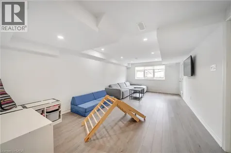 223 Skinner Road Hamilton ON L8B 1X2