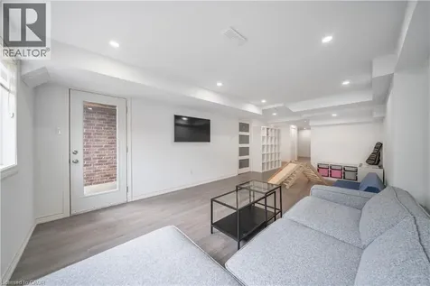 223 Skinner Road Hamilton ON L8B 1X2