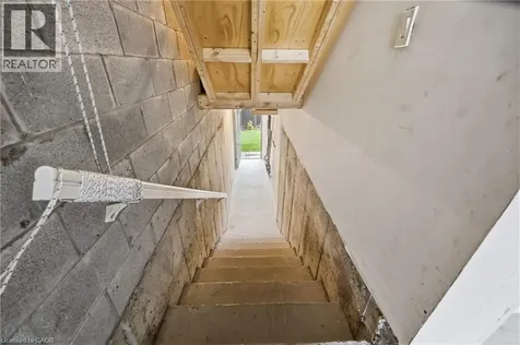 223 Skinner Road Hamilton ON L8B 1X2