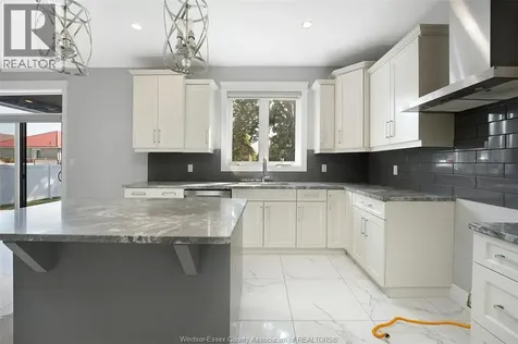 1581 Rockport Windsor ON N9G 0B6