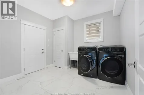1581 Rockport Windsor ON N9G 0B6