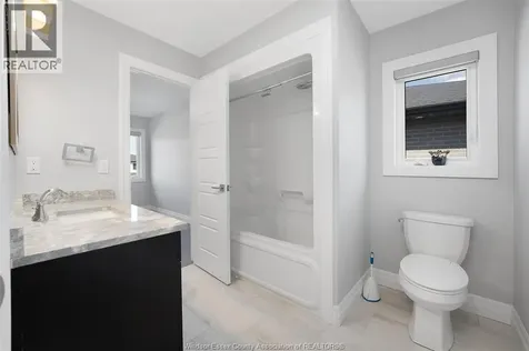 1581 Rockport Windsor ON N9G 0B6