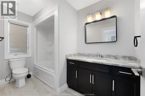 1581 Rockport Windsor ON N9G 0B6