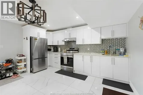 1581 Rockport Windsor ON N9G 0B6