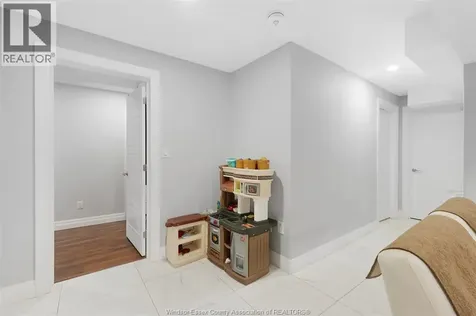 1581 Rockport Windsor ON N9G 0B6