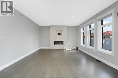 1581 Rockport Windsor ON N9G 0B6