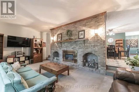 34 Lorraine Avenue Tillsonburg ON N4G 4V3