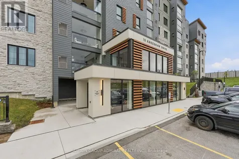 15 Kneeshaw Drive Barrie ON L9J 0X9