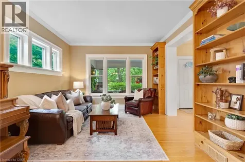 11 Earl Street Kitchener ON N2M 2V5
