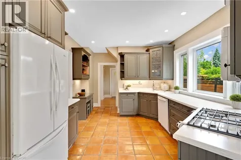 11 Earl Street Kitchener ON N2M 2V5