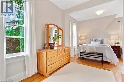 11 Earl Street Kitchener ON N2M 2V5