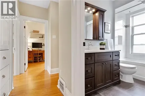 11 Earl Street Kitchener ON N2M 2V5