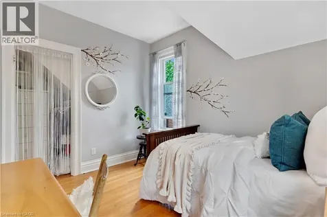 11 Earl Street Kitchener ON N2M 2V5