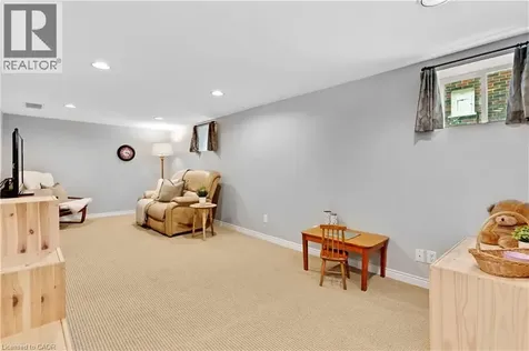 11 Earl Street Kitchener ON N2M 2V5