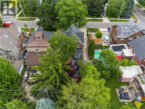 11 Earl Street Kitchener ON N2M 2V5
