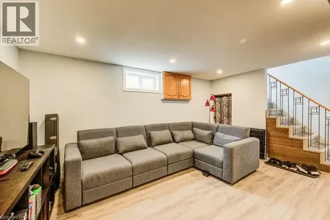 468 Highland Road East Kitchener ON N2M 3W7