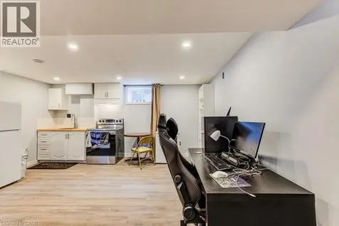 468 Highland Road East Kitchener ON N2M 3W7