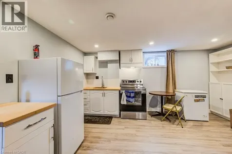 468 Highland Road East Kitchener ON N2M 3W7