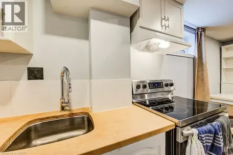 468 Highland Road East Kitchener ON N2M 3W7