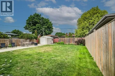 468 Highland Road East Kitchener ON N2M 3W7