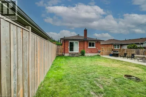 468 Highland Road East Kitchener ON N2M 3W7