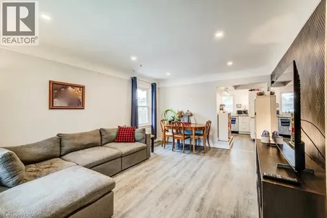 468 Highland Road East Kitchener ON N2M 3W7