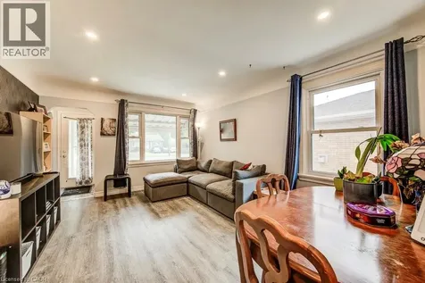468 Highland Road East Kitchener ON N2M 3W7