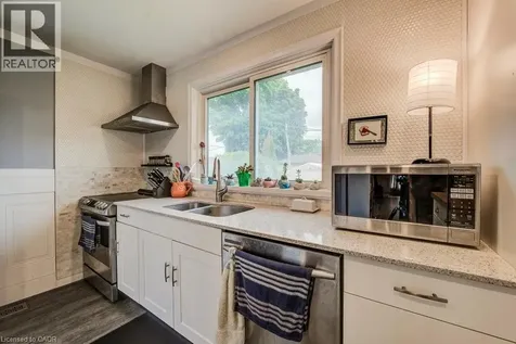 468 Highland Road East Kitchener ON N2M 3W7