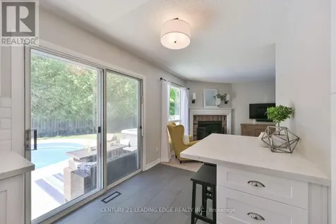 30 Mcguire Crescent Uxbridge ON L9P 1G7