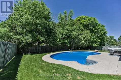 30 Mcguire Crescent Uxbridge ON L9P 1G7