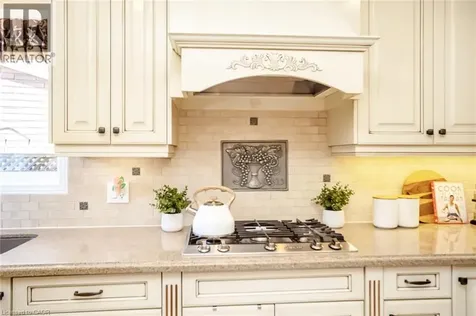 19 Sonata Avenue Hamilton ON L9C 7T9