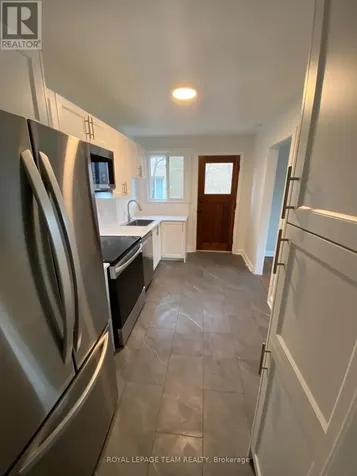 228 Woodroffe Avenue Ottawa ON K2A 3V4
