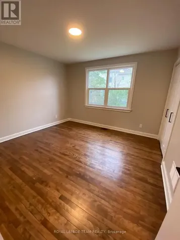 228 Woodroffe Avenue Ottawa ON K2A 3V4