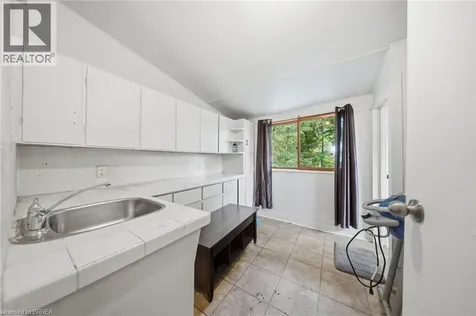 12 Brunswick Street Brantford ON N3T 1E7