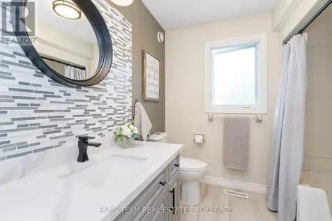 61 Pennsylvania Avenue Wasaga Beach ON L9Z 3A8